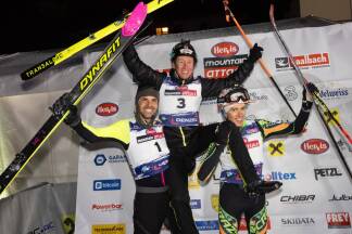 Sieger Christian Hoffmann auf den Schultern von Jakob Herrmann und William Boffelli. Sieger Christian Hoffmann auf den Schultern von Jakob Herrmann und William Boffelli.