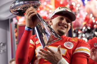 Die Vince Lombardi Trophy ging erneut an Mahomes und die Chiefs. 