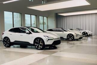 Der Polestar 4 (im Vordergrund) und die kommenden Modelle 5 und 6. 