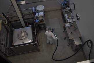In der Schauproduktion sind sämtliche Produktionsschritte für die Öffentlichkeit sichtbar. In der Schauproduktion sind sämtliche Produktionsschritte für die Öffentlichkeit sichtbar.