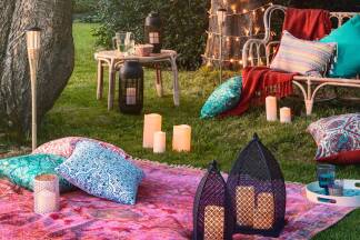 Auch dekorative Leuchten sind eine optimale Sache, um den Garten aufzuhübschen.   Auch dekorative Leuchten sind eine optimale Sache, um den Garten aufzuhübschen.