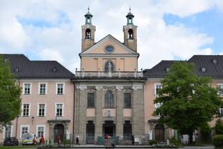 Die St. Johannes Kirche von außen. 