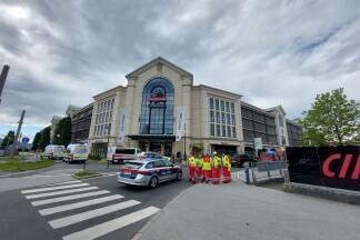 128 Feuerwehrleute waren bei dem Brand im Einsatz. 