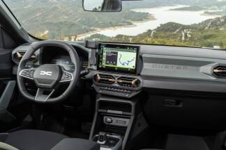 Gute Mischung aus Digital und Analog im Cockpit des Dacia Duster Gute Mischung aus Digital und Analog im Cockpit des Dacia Duster