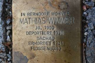 Stolpersteine erinnern an Opfer des NS-Regimes. Stolpersteine erinnern an Opfer des NS-Regimes.