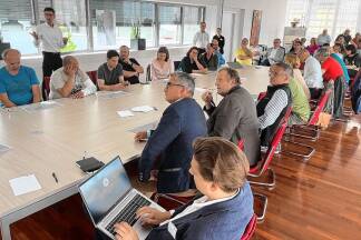 Das Interesse am S-Link war auch bei der Veranstaltung in Oberalm groß, es wurde eifrig mitdiskutiert.  