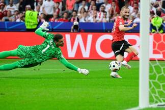 Laimer hat das 4:1 auf dem Fuß.  