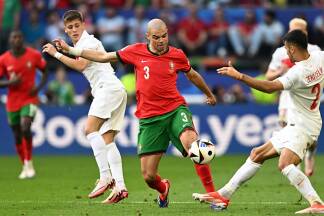 Portugal um Abwehrspieler Pepe zeigte eine souveräne Leistung 