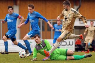 Ein Bild aus 2015: Smajo Alihodzic (rechts) stürmte für Siezenheim in der 2. Landesliga Nord. 