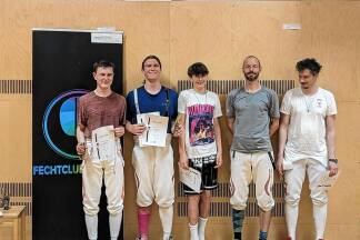 Bei der Bezirksmeisterschaft war die Turnhalle in Hallein fest in der Hand der Fechttalente.  