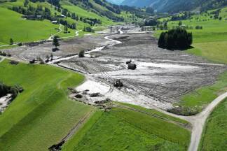 Rauris nach dem Unwetter am 28. August 2023, im Bild der Damm und das Rückhaltebecken, die beide Rauris geschützt haben. Der Ort und der Ortsteil Wörth wären sonst massiv betroffen gewesen. 