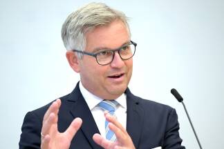 Der Finanzminister soll nach Brüssel wechseln Der Finanzminister soll nach Brüssel wechseln