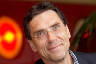 Kurt Luger ist Professor und Inhaber des UNESCO-Lehrstuhls „Kulturelles Erbe und Tourismus“ am Fachbereich Kommunikationswissenschaft. Dabei hat er sich unter anderem mit dem Tourismus in Salzburg beschäftigt. 