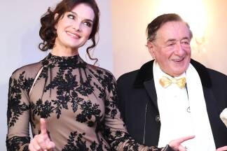 Promigast am Opernball: 4. Februar 2016 – Brooke Shields mit Richard Lugner.  