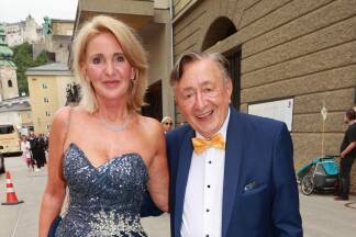Richard Lugner und Karin Karrer (genannt „Zebra“) im Festspielsommer 2023.  