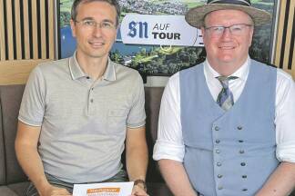 Obertrums Vizebürgermeister Bernhard Seidl (ÖVP) stand FN-Redakteur Thomas Strübler im SN-Airstream Rede und Antwort. 