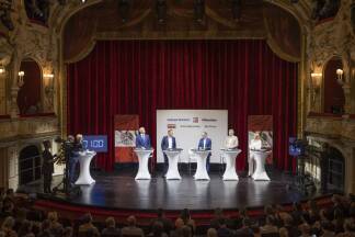 „Großer Schlagabtausch“ im Salzburger Landestheater. 