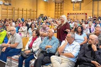Rund 300 Anrainer kamen Anfang Juli zu einem Dialogforum, um ihre Ängste und Beschwerden bei der S-Link-Gesellschaft zu deponieren, ebenso Gemeindevertreter aus Hallein und Oberalm.  