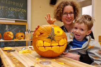Katharina Hartweger-Moser kam mit ihrem Sohn Adam spontan vorbei. 