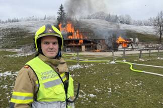 Bilder vom Brandeinsatz auf der Eisenaualm. 