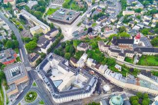 Das Justizgebäude am Rand der Linken Altstadt hat eine bewegte Geschichte.  Das Justizgebäude am Rand der Linken Altstadt hat eine bewegte Geschichte.