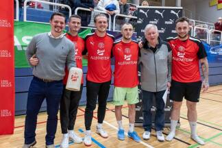 Vier der fünf Spieler des All-Star-Teams: Petrit Nika (2.v.l.), Günter Leindecker (3.v.l.), Julian Feiser (4. v.l.) und Eric Hoppenthaler (r.).  Vier der fünf Spieler des All-Star-Teams: Petrit Nika (2.v.l.), Günter Leindecker (3.v.l.), Julian Feiser (4. v.l.) und Eric Hoppenthaler (r.).