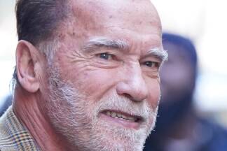Auch Arnold Schwarzenegger wohnt nicht weit vom Feuer entfernt.  