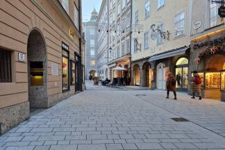 Die Judengasse wurde bereits neu bepflastert. Mit Wiederaufnahme der Bauarbeiten geht es im Frühling beim Waagplatz weiter. Die Judengasse wurde bereits neu bepflastert. Mit Wiederaufnahme der Bauarbeiten geht es im Frühling beim Waagplatz weiter.