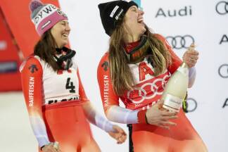 Holdener (l.) und Rast hatten Grund zum Feiern. 