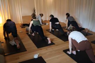 Gentle-Yoga am morgen. 