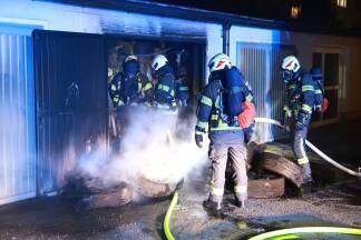 Bilder vom Einsatz der Berufsfeuerwehr. 