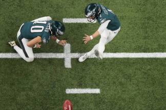 Der makellose Kicker Jake Elliott (rechts) verwandelte alle vier Field Goals und alle Extrapunktversuche. 