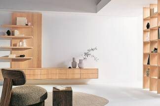 Der natürliche Werkstoff Holz schafft Naturnähe im Wohnbereich.  