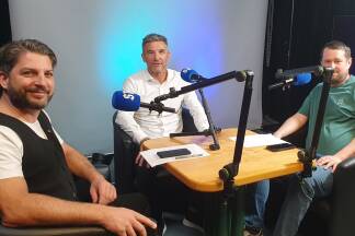 Thomas Winklhofer (Mitte) zu Gast im SN-Podcast „Fußball aus der Dose“ mit Michael Unverdorben und Thomas Gottsmann. 
