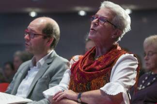 Auch Hermi Polacek (im Bild mit Wolfgang Dreier-Andres) war als Vorsängerin im Einsatz. 