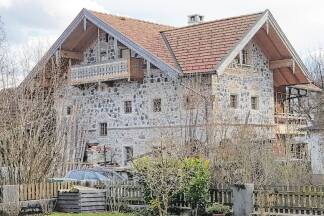 Nicht nur das Gebäude aus Holz und Stein ist einzigartig. Auch die Einrichtung ist individuell und steckt voller Überraschungen. 