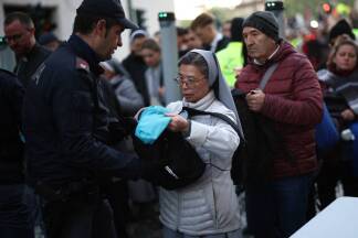 Die Sicherheitsmaßnahmen und Kontrollen wurden verschärft. 