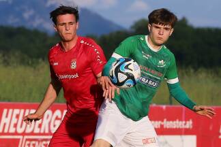 Tobias Wechselberger (links) fixierte den 3:0-Sieg in Eugendorf. 