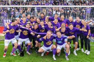 Austria Salzburg jubelt über den Meistertitel und die Rückkehr in die Bundesliga. 