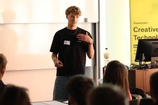  Beim Matura Award wurde in sechs unterschiedlichen Räumen erneut um den Sieg gepitcht.  