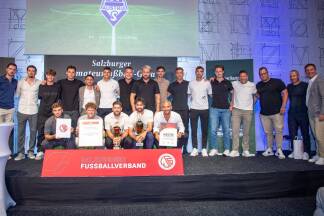 Austria Salzburg wurde als Landesmeister geehrt. 
