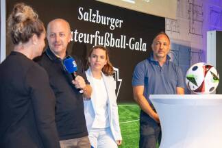 Frauenfußball im Fokus: SN-Redakteur Gerhard Öhlinger interviewte Ex-Nationalspielerin Daniela Gradl (l.), St. Pöltens Meistertrainerin Lisa Alzner und ÖFB-Frauen-Teamchef Alexander Schriebl. 