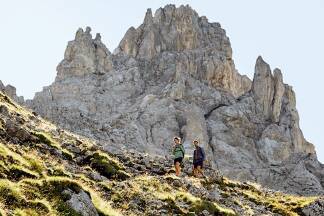 Auf sich selbst besinnen, abseits der Wanderrouten, vor dem Latemar. 