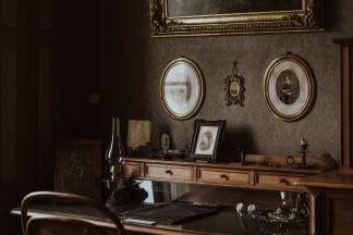  Blick ins Interieur des Rosegger-Museums.  