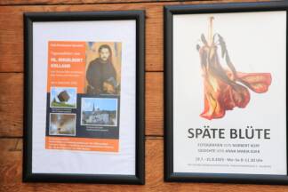 Die Ausstellung im Kreuzgang des Kapuzinerklosters „Späte Blüte“ ist noch bis Ende September zu sehen.  