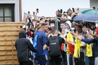 Cristiano Ronaldo erfüllte auch Autogrammwünsche.  