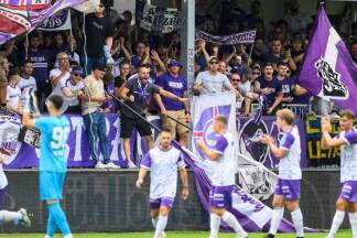 Die Tribüne in Traun-Oedt gehörte den Austrianern. 