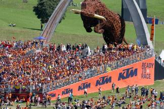So sieht die legendäre Tribüne auf dem Red-Bull-Ring beim Rennen der MotoGP in Österreich heuer zum ersten Mal nicht aus. Das Bild stammt aus dem Jahr 2016. So sieht die legendäre Tribüne auf dem Red-Bull-Ring beim Rennen der MotoGP in Österreich heuer zum ersten Mal nicht aus. Das Bild stammt aus dem Jahr 2016.