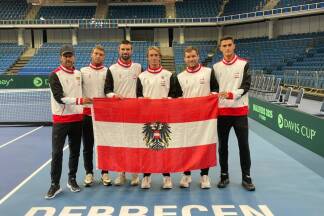 Österreichs Davis-Cup-Team mit (v.l.): Kapitän Jürgen Melzer, Filip MIsolic, Jurij Rodionov, Lukas Neumayer, Lucas Miedler, Alexander Erler. 