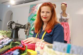Constanze Kurz in ihrem Pop-up im Haus der Talente in der Salzburger Altstadt. 